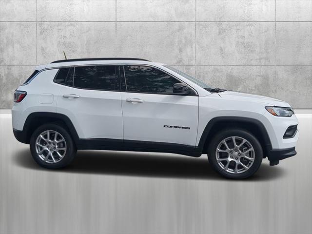 2024 Jeep Compass COMPASS LATITUDE LUX 4X4