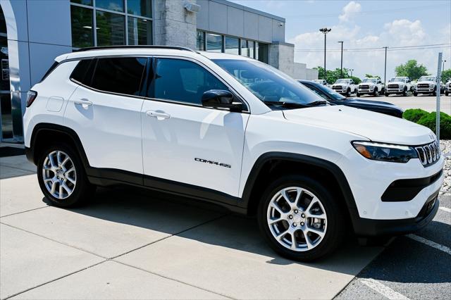 2024 Jeep Compass COMPASS LATITUDE LUX 4X4