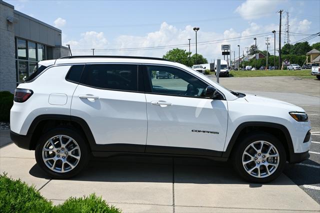 2024 Jeep Compass COMPASS LATITUDE LUX 4X4