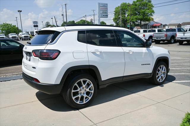 2024 Jeep Compass COMPASS LATITUDE LUX 4X4