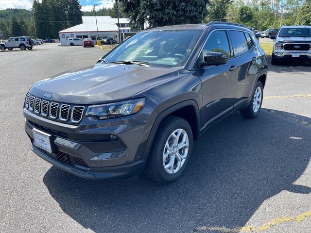 2024 Jeep Compass COMPASS LATITUDE 4X4