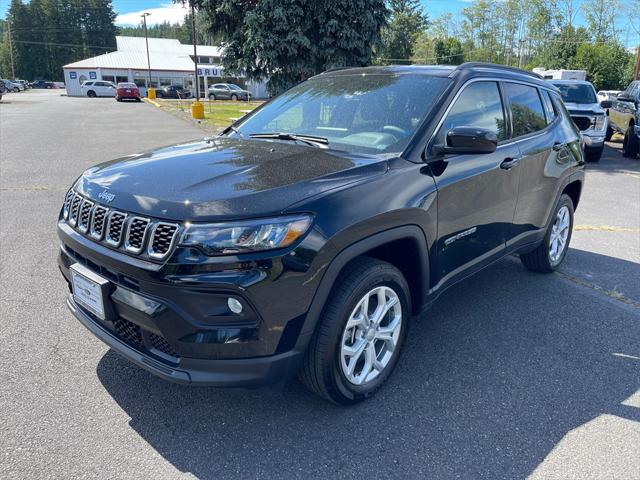 2024 Jeep Compass COMPASS LATITUDE 4X4