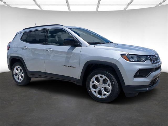 2024 Jeep Compass COMPASS LATITUDE 4X4