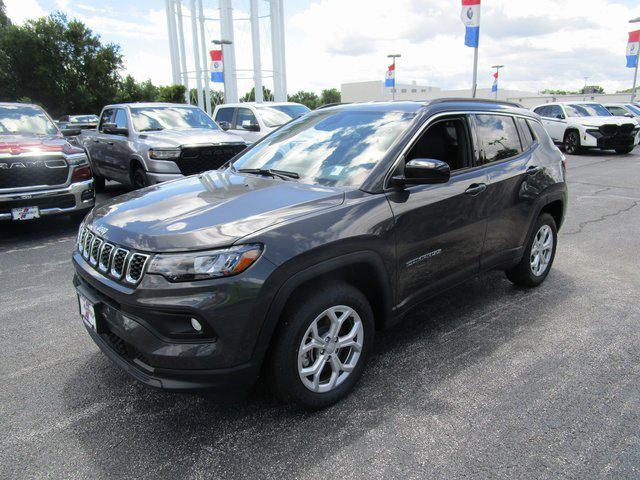 2024 Jeep Compass COMPASS LATITUDE 4X4