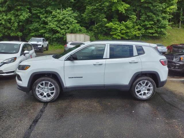 2024 Jeep Compass COMPASS LATITUDE LUX 4X4