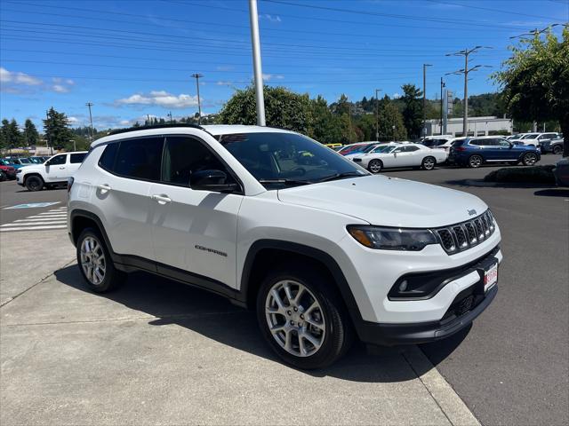 2024 Jeep Compass COMPASS LATITUDE LUX 4X4