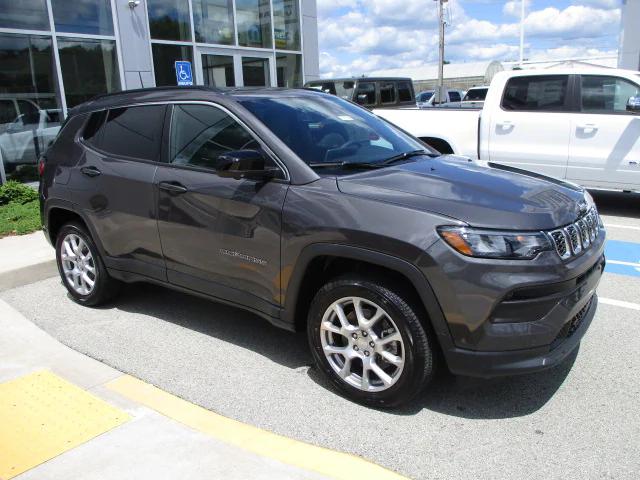 2024 Jeep Compass COMPASS LATITUDE LUX 4X4