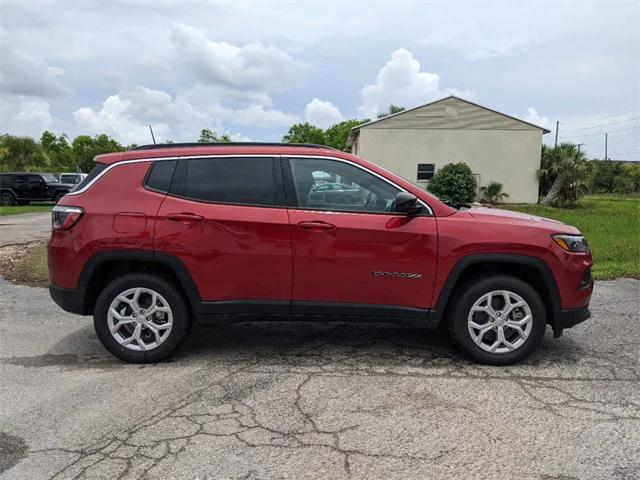 2024 Jeep Compass COMPASS LATITUDE 4X4