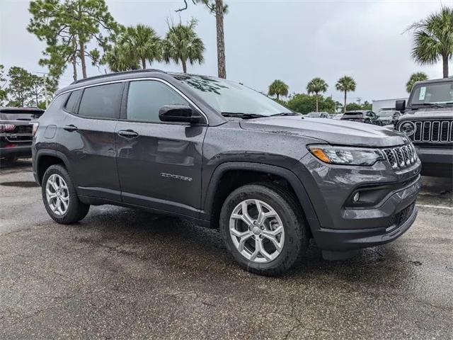 2024 Jeep Compass COMPASS LATITUDE 4X4