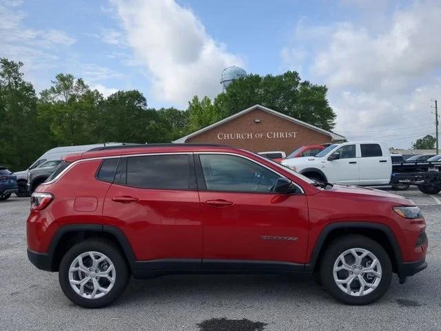 2024 Jeep Compass COMPASS LATITUDE 4X4