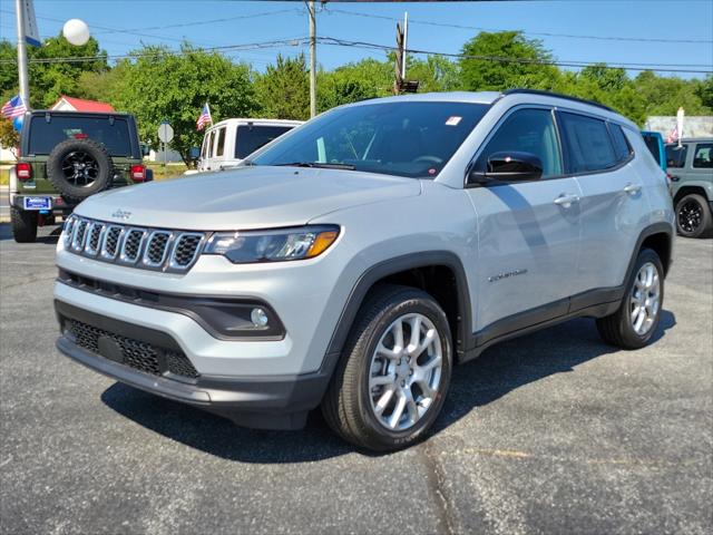 2024 Jeep Compass COMPASS LATITUDE LUX 4X4