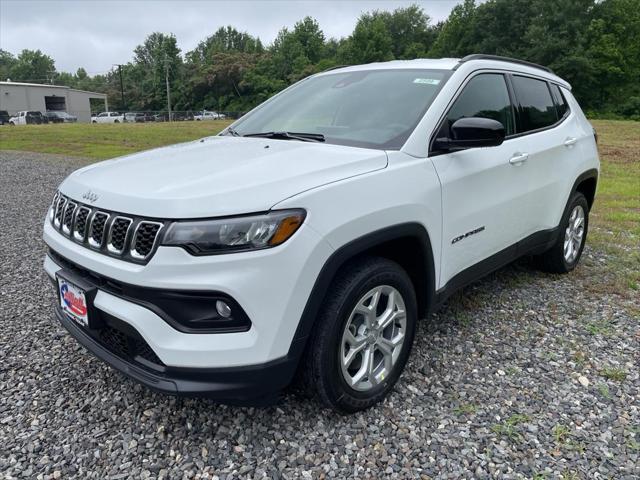 2024 Jeep Compass COMPASS LATITUDE 4X4