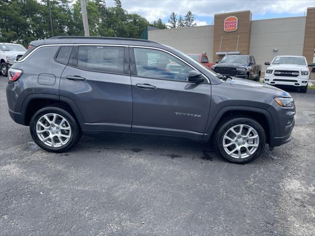 2024 Jeep Compass COMPASS LATITUDE LUX 4X4