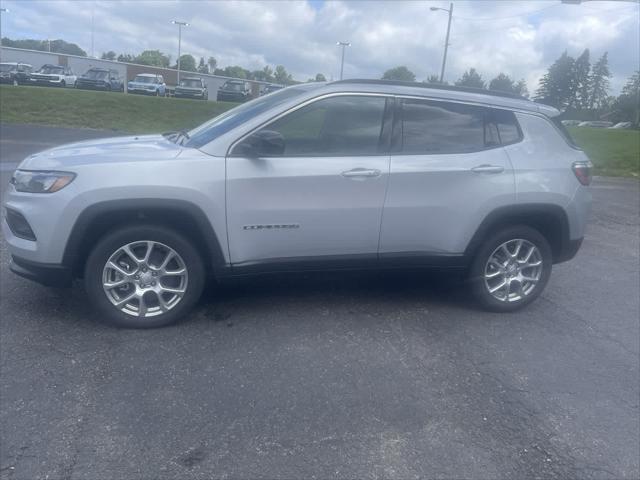 2024 Jeep Compass COMPASS LATITUDE LUX 4X4