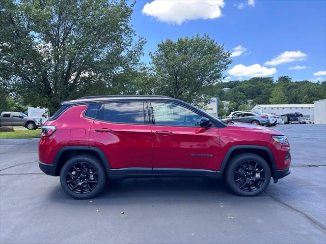 2024 Jeep Compass COMPASS LATITUDE 4X4