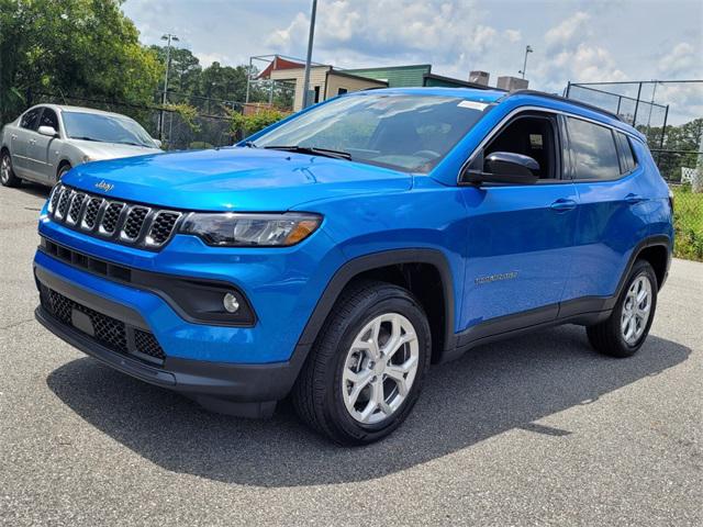 2024 Jeep Compass COMPASS LATITUDE 4X4