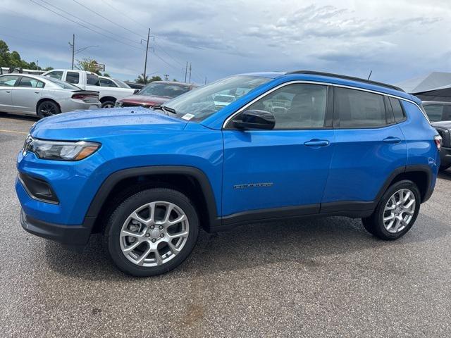 2024 Jeep Compass COMPASS LATITUDE LUX 4X4