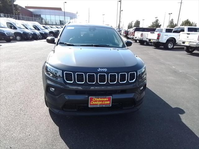 2024 Jeep Compass COMPASS LATITUDE 4X4