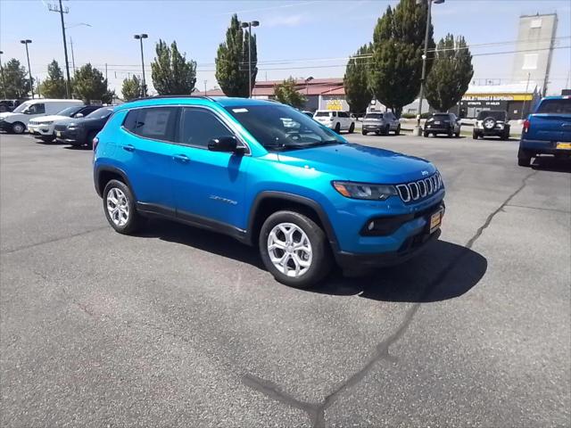 2024 Jeep Compass COMPASS LATITUDE 4X4