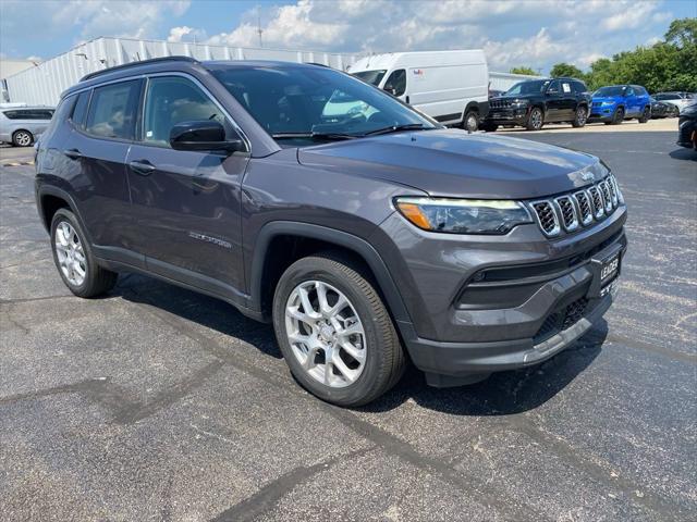 2024 Jeep Compass COMPASS LATITUDE LUX 4X4