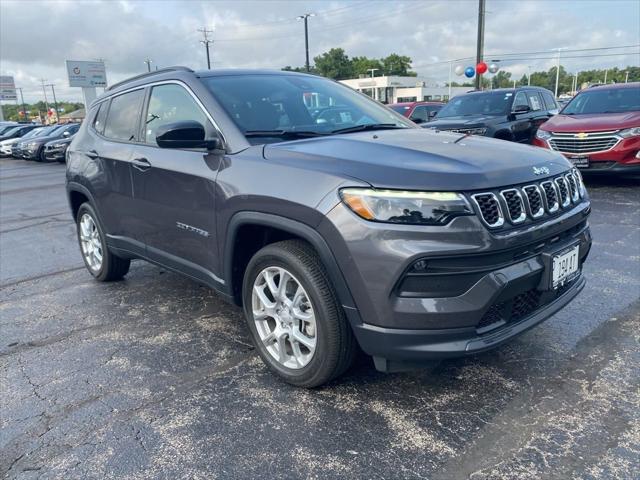 2024 Jeep Compass COMPASS LATITUDE LUX 4X4