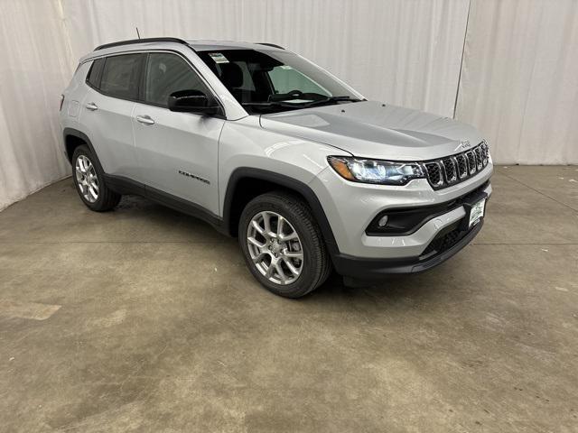 2024 Jeep Compass COMPASS LATITUDE LUX 4X4