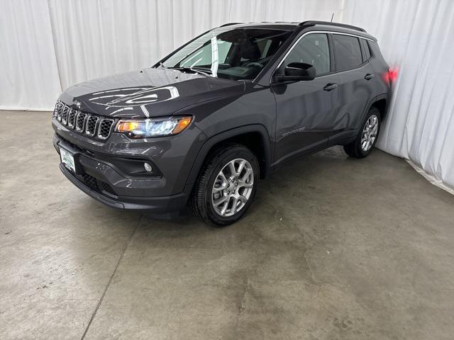 2024 Jeep Compass COMPASS LATITUDE LUX 4X4