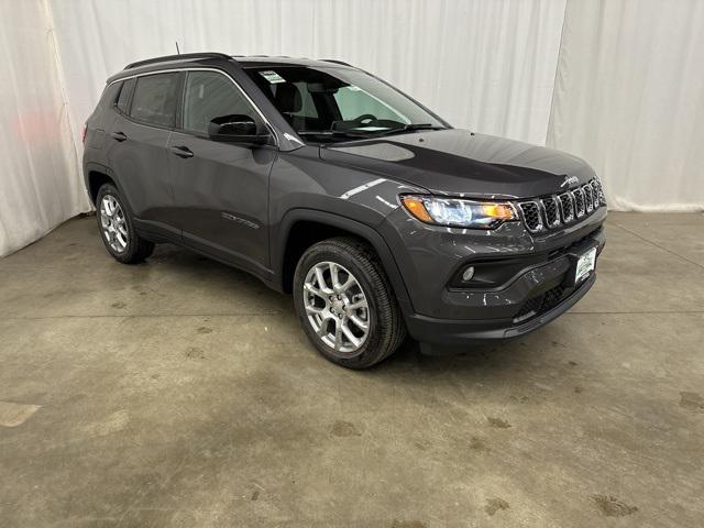 2024 Jeep Compass COMPASS LATITUDE LUX 4X4