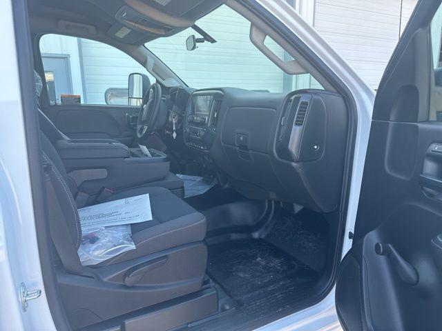 2024 Chevrolet Silverado 6500HD 1WT