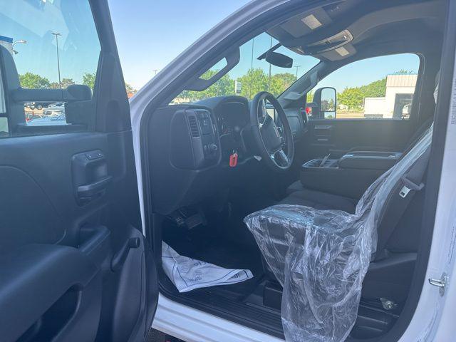 2024 Chevrolet Silverado 6500HD 1WT