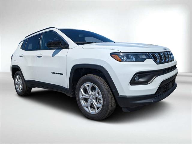 2024 Jeep Compass COMPASS LATITUDE 4X4