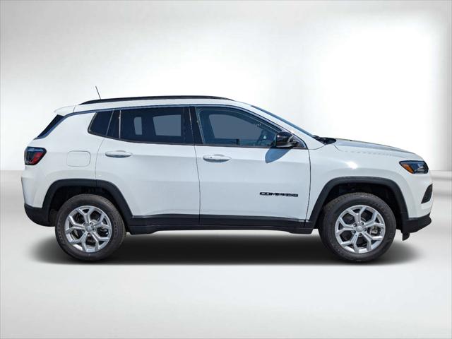 2024 Jeep Compass COMPASS LATITUDE 4X4