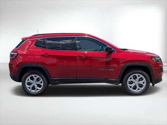 2024 Jeep Compass COMPASS LATITUDE 4X4