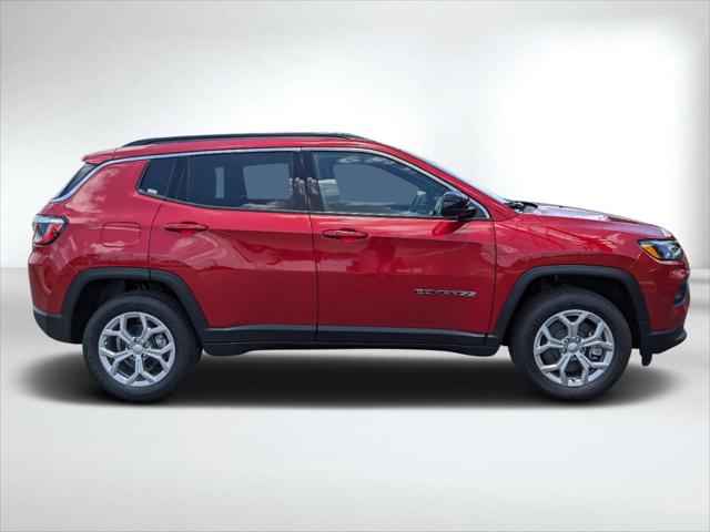 2024 Jeep Compass COMPASS LATITUDE 4X4