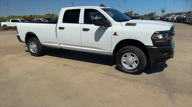 2023 RAM 3500 Tradesman Crew Cab 4x4 8 Box