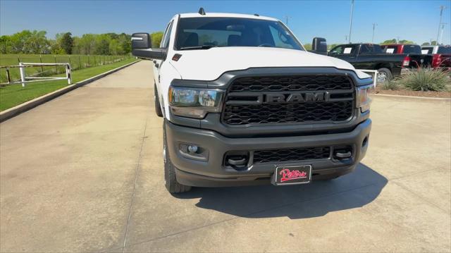 2023 RAM 3500 Tradesman Crew Cab 4x4 8 Box