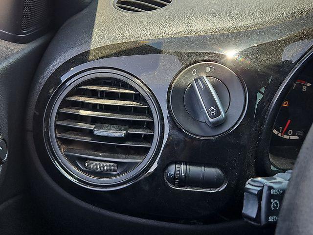 2015 Volkswagen Beetle 1.8T Fleet Edition