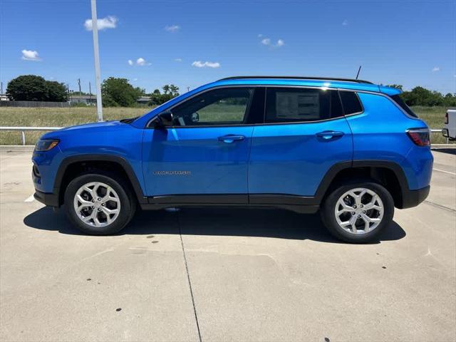 2024 Jeep Compass COMPASS LATITUDE 4X4