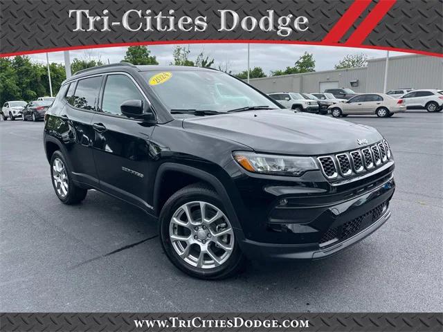 2024 Jeep Compass COMPASS LATITUDE LUX 4X4