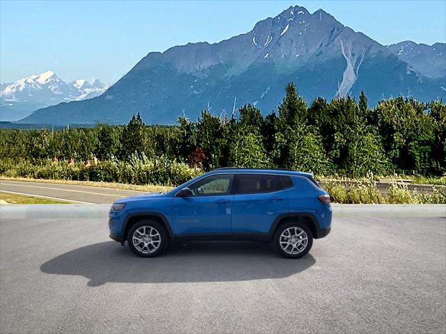 2024 Jeep Compass COMPASS LATITUDE LUX 4X4