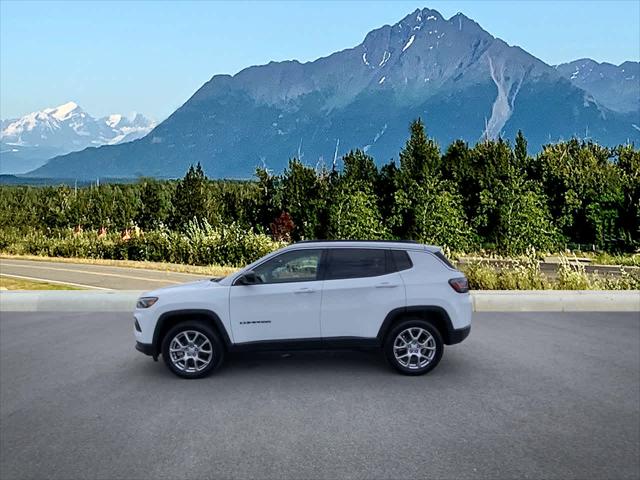 2024 Jeep Compass COMPASS LATITUDE LUX 4X4