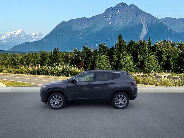 2024 Jeep Compass COMPASS LATITUDE LUX 4X4