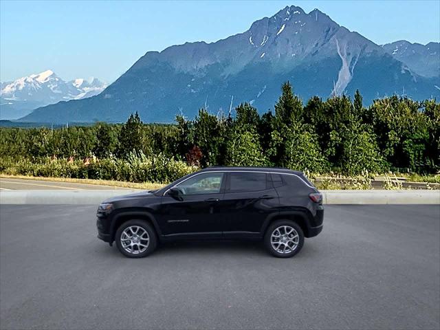 2024 Jeep Compass COMPASS LATITUDE LUX 4X4