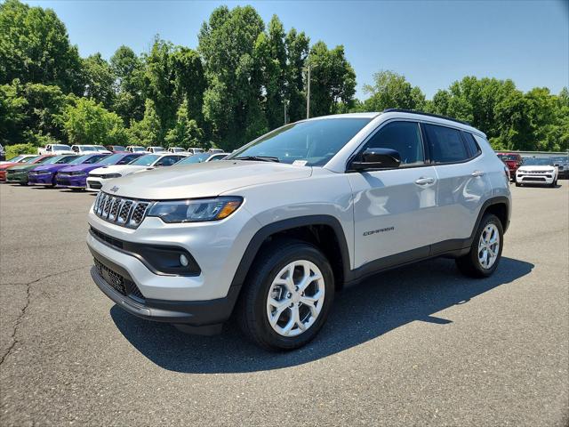 2024 Jeep Compass COMPASS LATITUDE 4X4