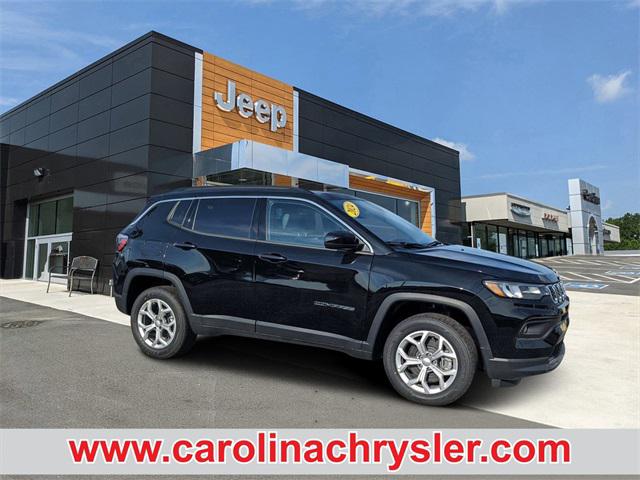 2024 Jeep Compass COMPASS LATITUDE 4X4