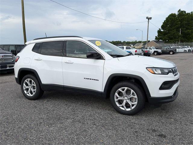 2024 Jeep Compass COMPASS LATITUDE 4X4