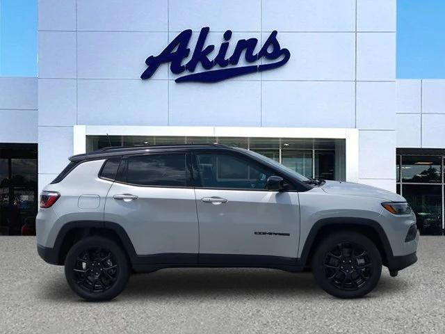 2024 Jeep Compass COMPASS LATITUDE 4X4