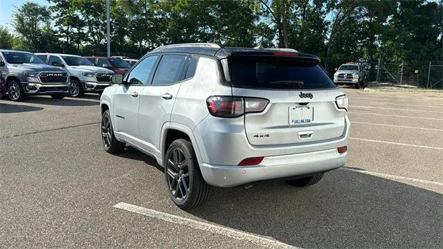 2024 Jeep Compass COMPASS LIMITED 4X4