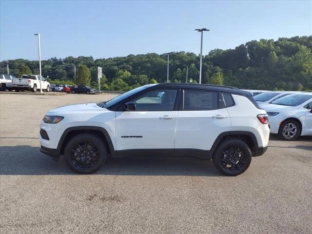 2024 Jeep Compass COMPASS LATITUDE 4X4