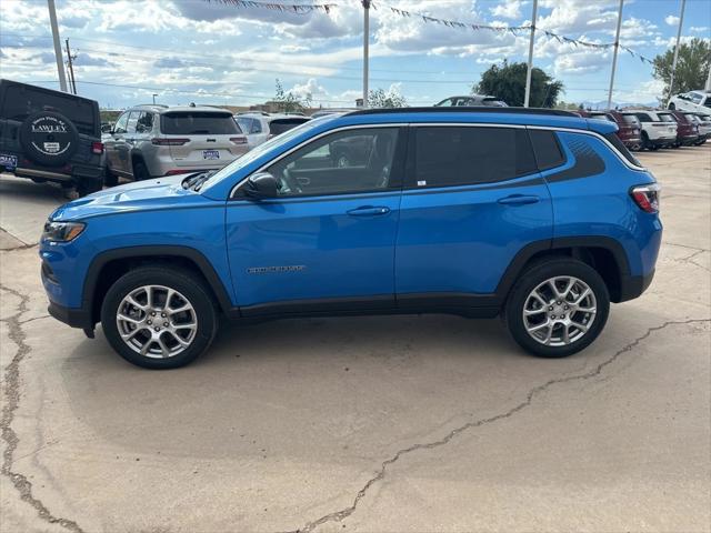 2024 Jeep Compass COMPASS LATITUDE LUX 4X4